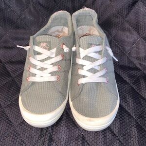 Roxy Bay Shore Plus Slip On Tennis Shoe Green Sage White Women’s 5.5